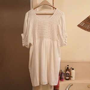 Eesome White Textured Dress. Sz.M